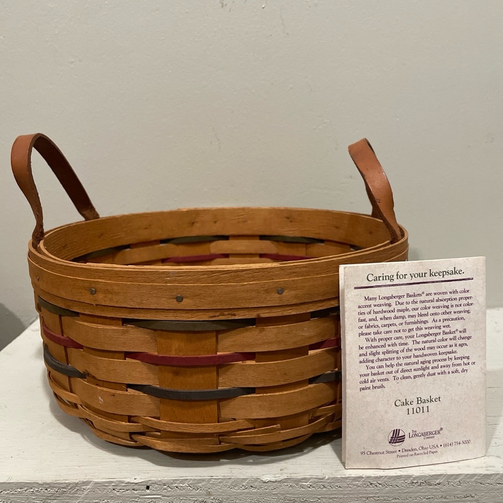Longaberger Signed 1995 Cake Wooden Basket with Leather Handles And Lid - Picture 2 of 4